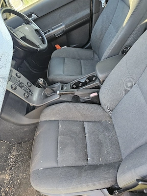 vand/dezmembrez  volvo v50  - imagine 4