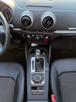 Audi A3 8V 2015 g-tron - imagine 9