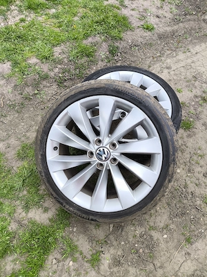 Roți r 18  cu cauciucuri 235 40 18