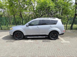 Outlander 4x4 7 Locuri 2.0 DI-D   Revizii recente
