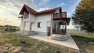 mai mult dettal privat sau la telefon  - imagine 2