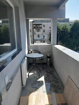 mai mult dettal privat sau la telefon  - imagine 3