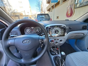 vand Hyundai Accent 1.5 CRDI - imagine 4