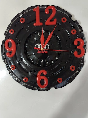 Ceas Audi de perete 