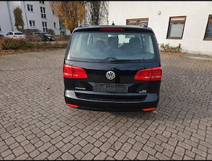 VW Touran 1.6 tdi , 2010 , euro5 , Climă , Navigatie , Pilot   BlueMotion tehnologi  - imagine 4