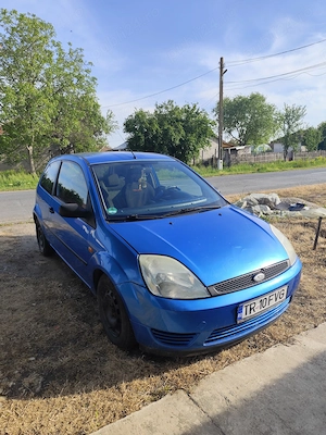 Vând mașină Ford fiesta  - imagine 2