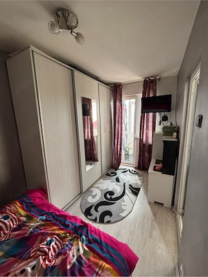 vand apartament cu 3 camere - imagine 8