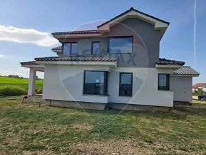 Casă deosebita cu 4 dormitoare in Cihei - imagine 3