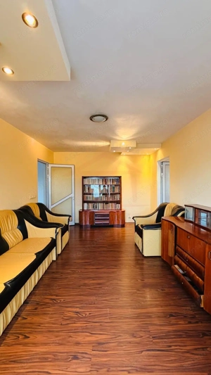 De vanzare Apartament 3 camere Tiglina 3, Galati, 75mp, et.4/4 - imagine 8