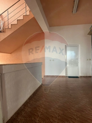 Casă / Vilă cu 11 camere de vânzare - imagine 8