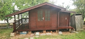Căsuța din lemn îmbinat