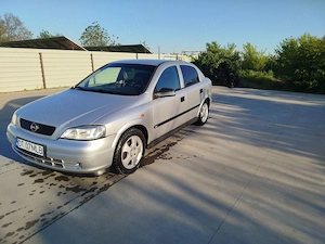 Opel Astra,,1.6,,Acte la zi  - imagine 2