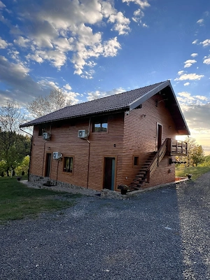 Cabana de inchiriat 