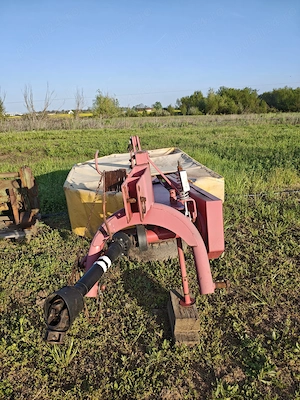 Utilaje agricole tractor. - imagine 3