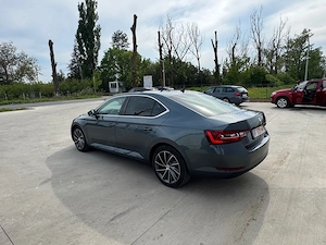 skoda Superb Laurin klement distronic ventilate keyless navi mare soft close - imagine 5