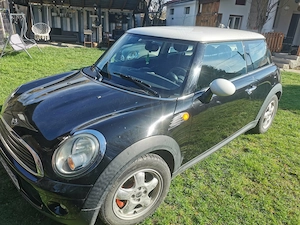 Doua autoturisme Mini  - imagine 10