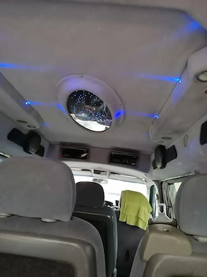Vând Volkswagen T5 Caravelle - imagine 8