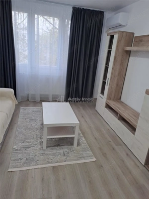3 camere, Sebastian, Totul Nou