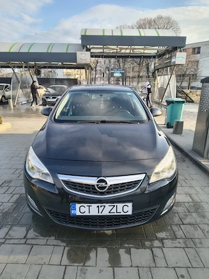 Opel Astra J 1.4 benzina 6+1 trepte 2012 - imagine 2