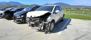 Dezmembram Renault Captur 1.5 dCi K9K 608 cod cutie JR5 332 - imagine 8