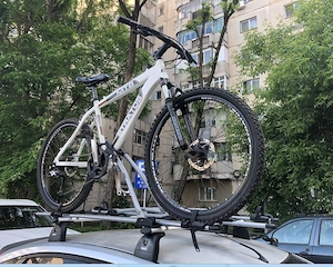 Suporti Bicicleta Thule 532 in stare excelenta,cu prindere pe bare transversale