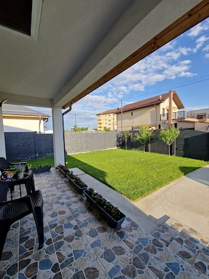 Casa moderna de vanzare, Isalnita,90MP util + 30MP doua terase,curte spatioasa, panouri fotovoltaice - imagine 2