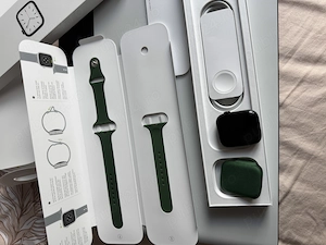 Apple Watch Series 7 45mm Cellular + GPS verde