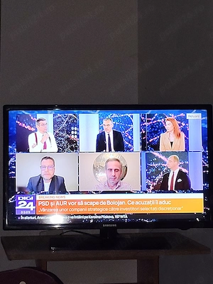 Vând tv led Samsung 82 cm 