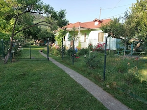 Casa de vanzare in zona Bicaz centru 