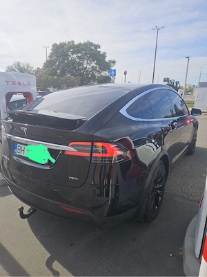 Tesla Model X free supercharger