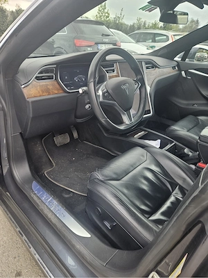 Tesla model S 75 Free supercharger