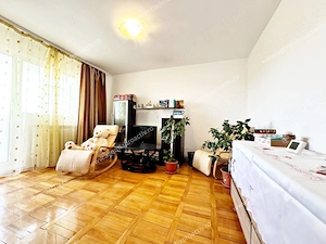 Apartament cu 2 camere decomandat, in zona Port, 3 balcoane!