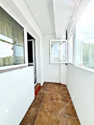 Apartament cu 2 camere decomandat, in zona Port, 3 balcoane! - imagine 7