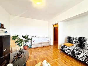 Apartament cu 2 camere decomandat, in zona Port, 3 balcoane! - imagine 2
