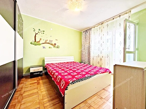 Apartament cu 2 camere decomandat, in zona Port, 3 balcoane! - imagine 3