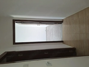 vând apartament 3 camere