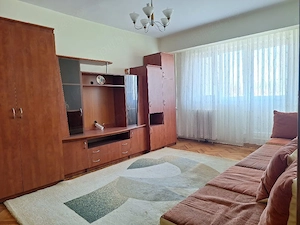 De inchiriat apartament 4 camere