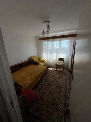 vand apartament 3 camere zona zona Stomatologie, decomandat - imagine 2