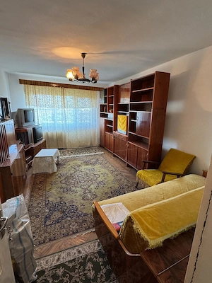 vand apartament 3 camere zona zona Stomatologie, decomandat