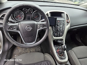 Opel Astra J Sport Tourer 1,7 CDTI 81 KW 110 CP E5 An 2011 - imagine 4