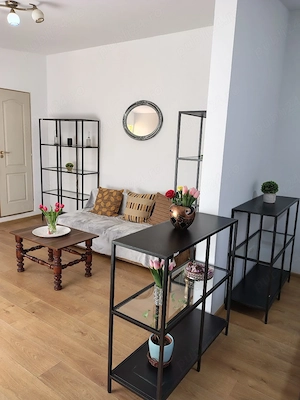 Închiriez un corp de casa zona Parc Carol 