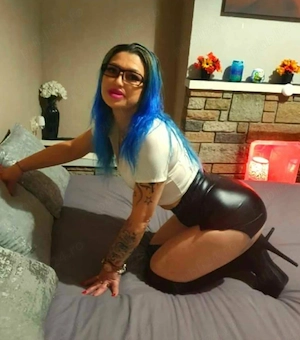 Buna sunt iulia fata noua in oras 