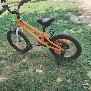 Bicicleta roti 16 cu roti ajutatore sau fars