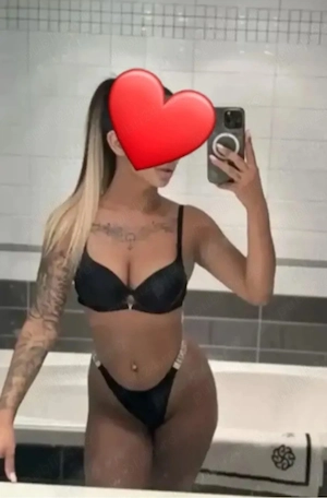 Roxxana  .