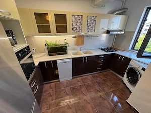3 camere Bucureștii Noi | Metrou 350 m | Centrală proprie | Parcare 2 mașini | Bloc 2011 - imagine 2