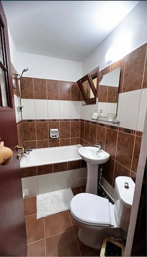 Inchiriez apartament 3 camere Tecuci - imagine 5