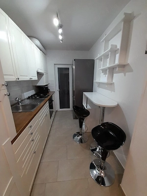 Proprietar vand apartament 4 camere - imagine 9