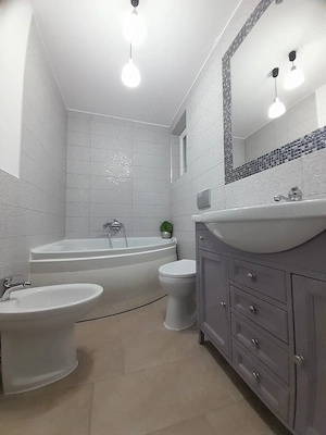 Proprietar vand apartament 4 camere - imagine 8