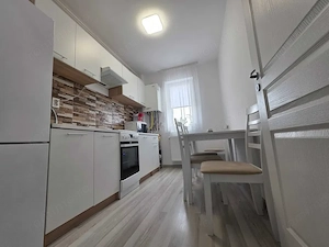 Apartament 1 Camera  Decomandat Etaj 1 Totul Nou Centrala Proprie Zona Giroc Calea Urseni  - imagine 6