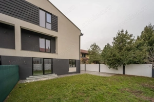 Casa se preda finisata - 4 bai -3 dormitoare - curte - parcare - metrou Păcii - imagine 19